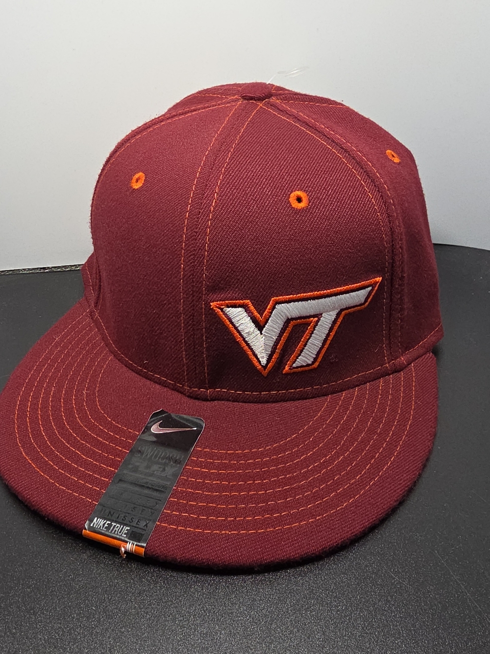 Virginia Tech Hokies Logo Hat Sz S/M Maroon Nike True Dri-Fit Cap VT Knows NCAA